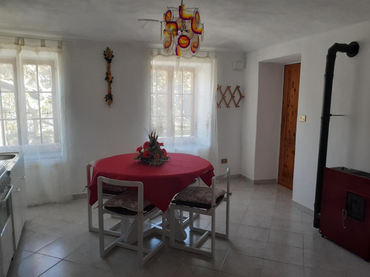 Casa Le Rondini Apartment Mezzenile Bagian luar foto